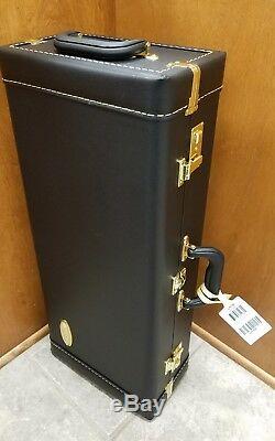 Brand New Jupiter JAS1100SG (Silver/Gold) Alto Saxophone Outfit + $200 Reeds