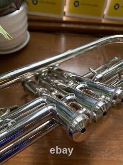 Getzen #900S Classic Eterna Series Silver Clear Lacquer Pro Trumpet Outfit