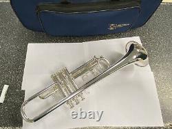 Getzen ETERNA 700 Bb Trumpet (SEMI-Professional) w. Original Case & BACH 7C M. P