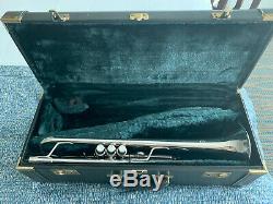 Yamaha Silver Bobby Shew Bb Trumpet with Double Case
