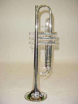Yamaha Silver YTR-8335LAS Custom Series Bb Trumpet INCLUDES CASE & MOUTHPIECE