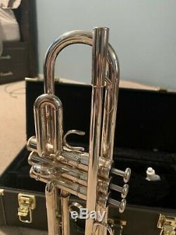Yamaha YTR8310Z Bobby Shew Professional Bb Trumpet Silver