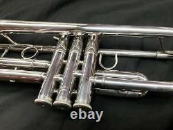 Yamaha Ytr-6335hs Professional Trumpet Avec Yamaha Custom Japan 16c4-gp Embout Buccal